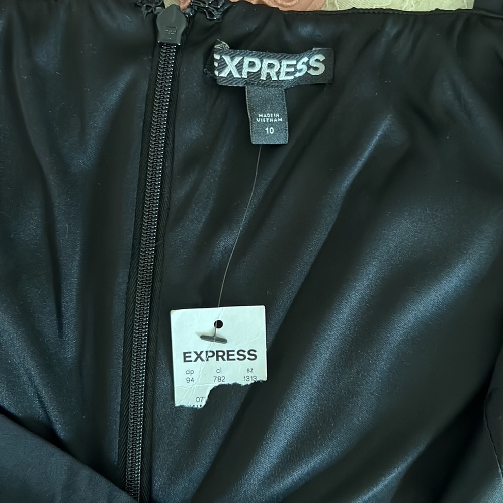 Express LBD - 10 - Picture 3 of 6